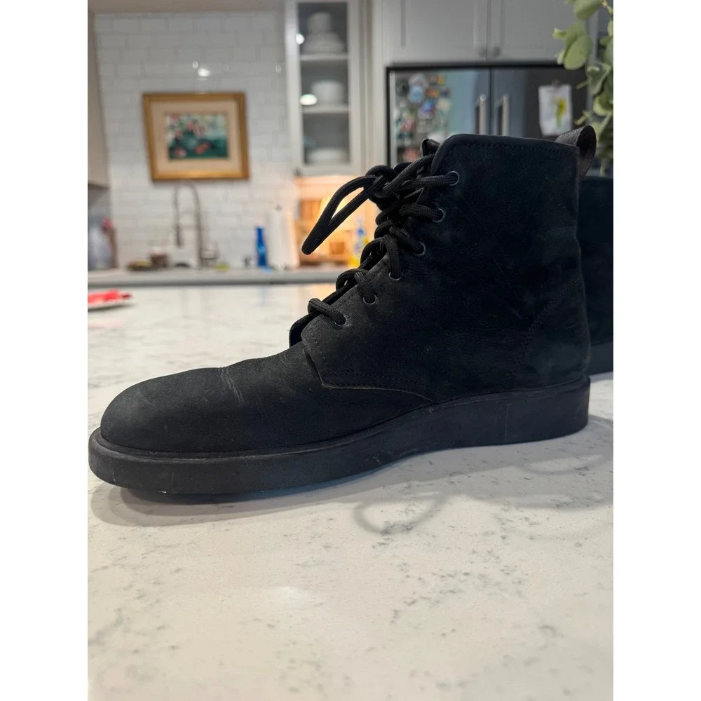 Rag & Bone distressed Black Suede Crepe Sole Lace Up Boot. Made in Italy Size 42